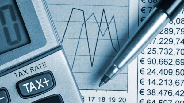 Generative AI in Tax Advisory: Compliance & Client Services