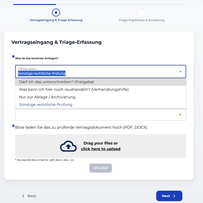 Dropdown für das Anliegen und Upload-Feld auf dem Erfassungsbildschirm für Vertragseingang und Triage